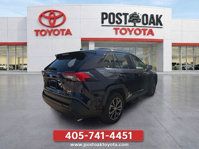 Used 2025 Toyota RAV4 XLE Premium AWD/4WD image 7