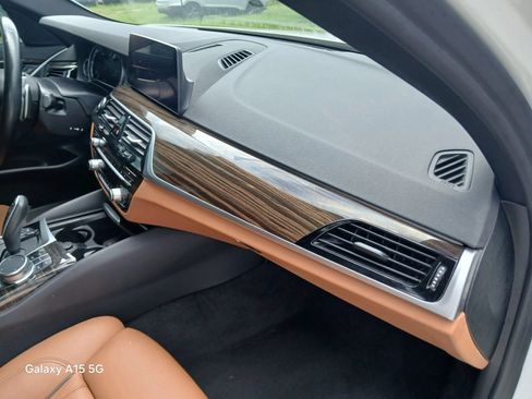 Used 2019 BMW 530i RWD image 18