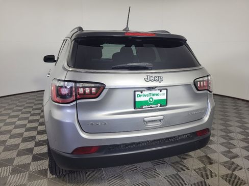 Used 2017 Jeep Compass Limited AWD/4WD image 6