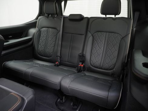 Certified 2025 Jeep Grand Wagoneer Series III w/ Rear Seat Video Group 1 AWD/4WD image 20
