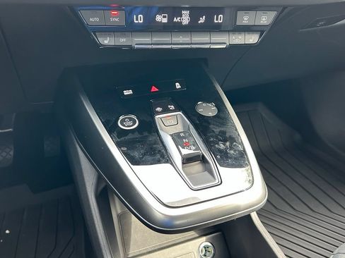 Used 2023 Audi Q4 e-tron Prestige AWD/4WD image 33
