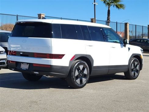 New 2026 Hyundai Santa Fe SE image 2