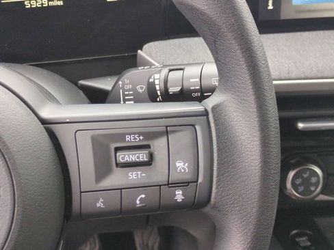 Used 2025 Nissan Kicks SV image 17