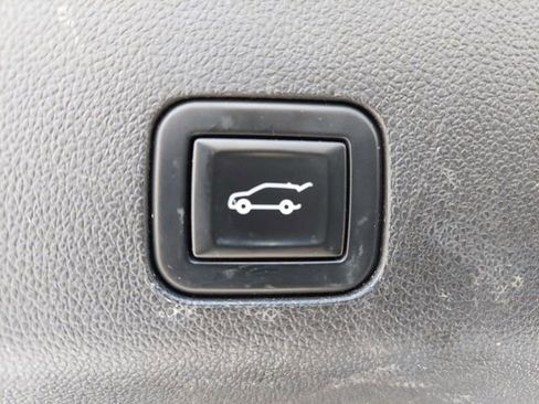 Used 2021 GMC Yukon SLT w/ SLT Luxury Plus Package AWD/4WD image 9