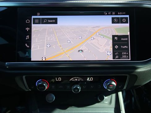 Used 2020 Audi Q3 2.0T Premium Plus image 16