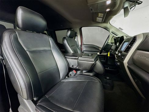 Used 2018 Ford F250 Lariat w/ Lariat Value Package image 28