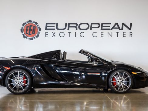 Used 2013 McLaren MP4-12C Spider RWD image 15