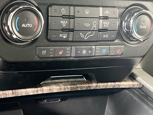 Used 2019 Ford F250 Lariat w/ Lariat Value Package image 20