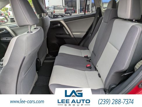 Used 2015 Toyota RAV4 XLE FWD image 10