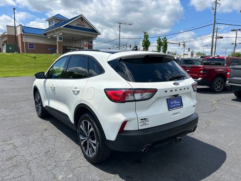 Certified 2022 Ford Escape SEL w/ SEL Stealth AWD Package image 10