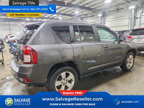Used 2015 Jeep Compass Latitude w/ All Weather Capability Group AWD/4WD image 4