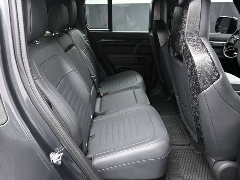 Used 2025 Land Rover Defender 110 AWD/4WD image 36