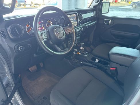 Used 2023 Jeep Wrangler Altitude image 9