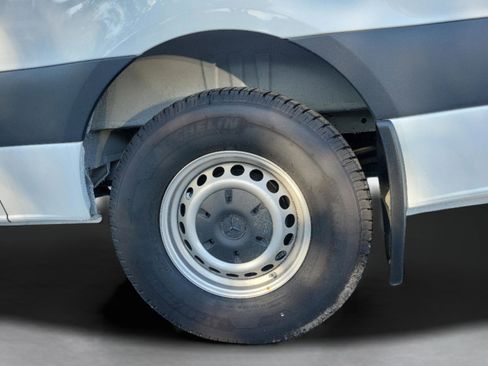 Used 2025 Mercedes-Benz Sprinter 2500 image 40