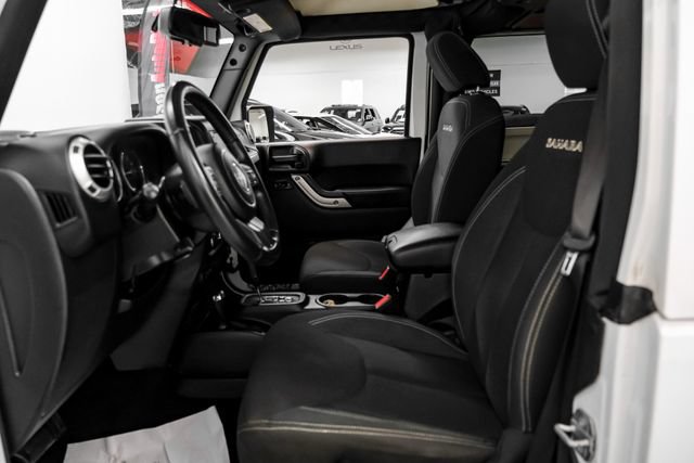 Used 2018 Jeep Wrangler Sahara w/ Connectivity Group AWD/4WD image 4