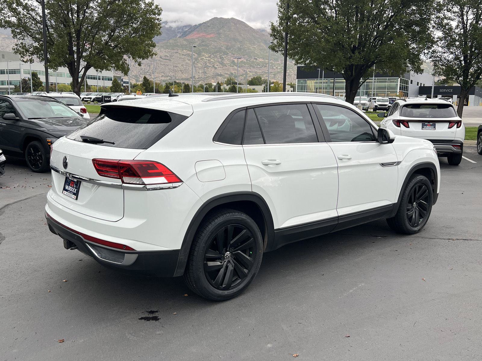 Used 2022 Volkswagen Atlas Cross Sport SE FWD image 14