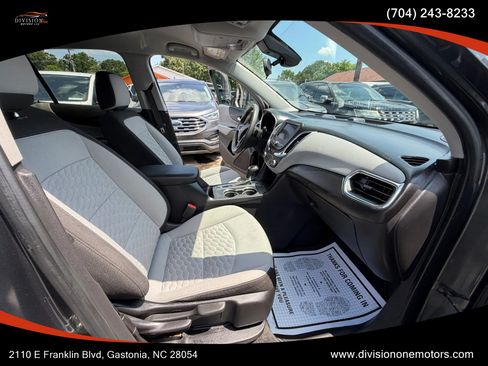 Used 2020 Chevrolet Equinox LS w/ LS Convenience Package FWD image 14