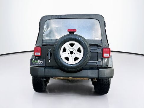 Used 2015 Jeep Wrangler Unlimited Sport w/ Connectivity Group AWD/4WD image 7