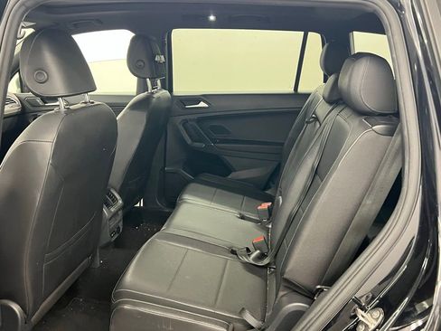 Used 2020 Volkswagen Tiguan SE R-Line image 9