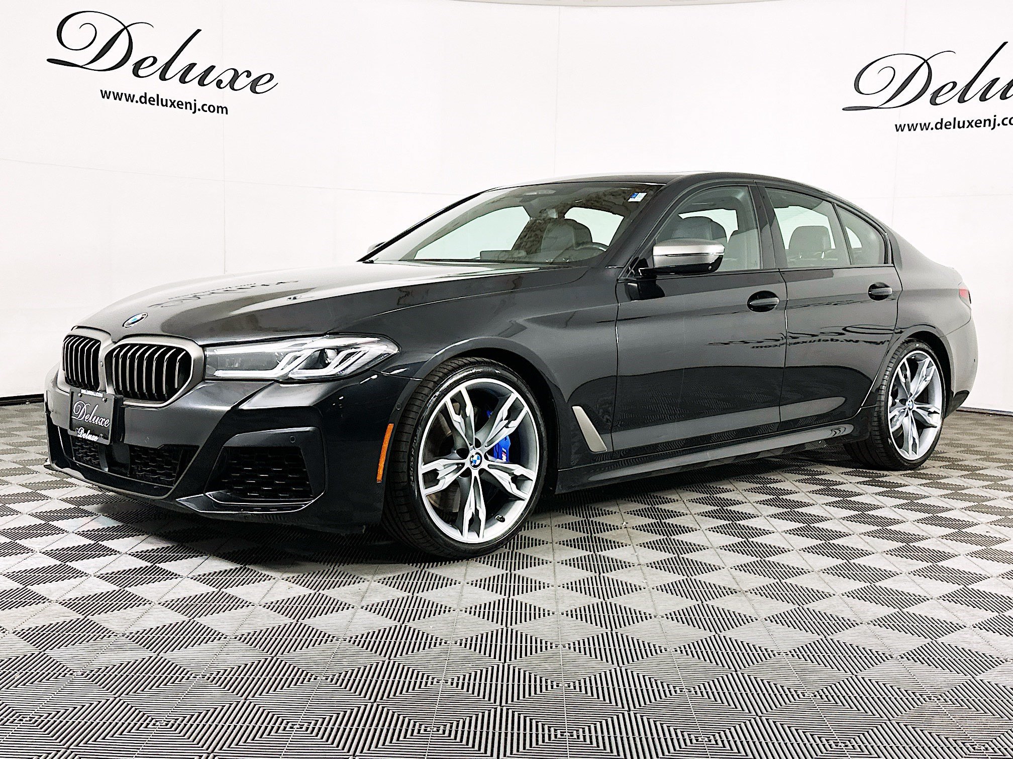 Used 2023 BMW M550i xDrive w/ Executive Package AWD/4WD image 3
