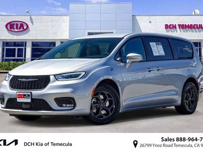 Used 2022 Chrysler Pacifica Touring-L w/ S Appearance Package