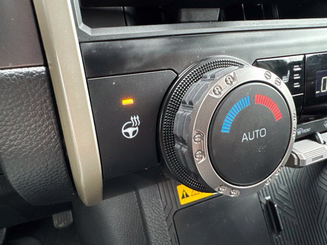 Used 2024 Toyota Tacoma SR5 AWD/4WD image 12
