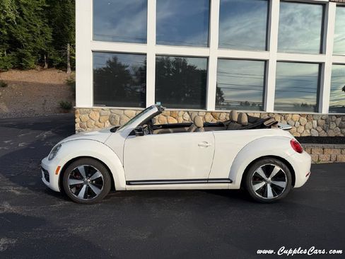 Used 2013 Volkswagen Beetle 2.0T FWD image 10