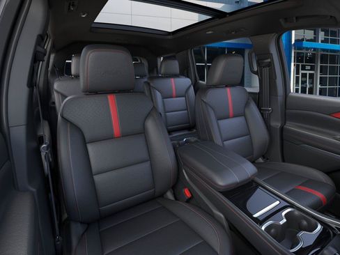 New 2026 Chevrolet Traverse RS w/ LPO, Floor Liner Package AWD/4WD image 16