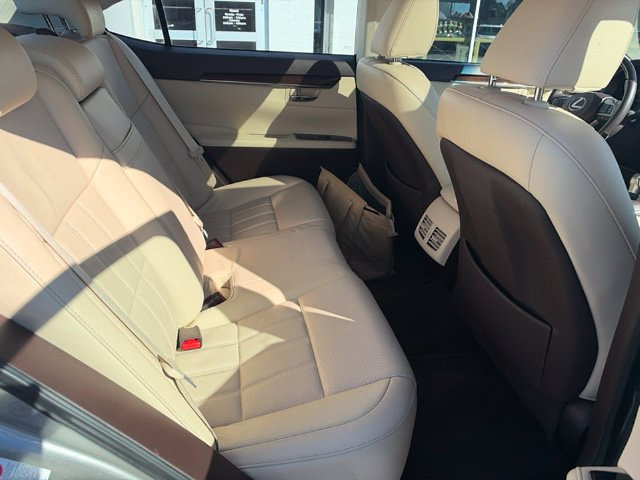 Used 2017 Lexus ES 350 w/ Luxury Package FWD image 14