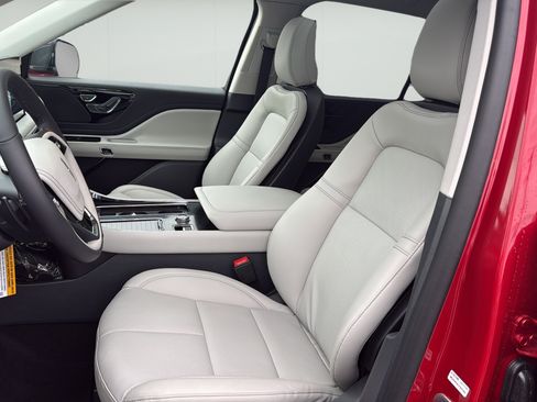 New 2026 Lincoln Aviator AWD image 9