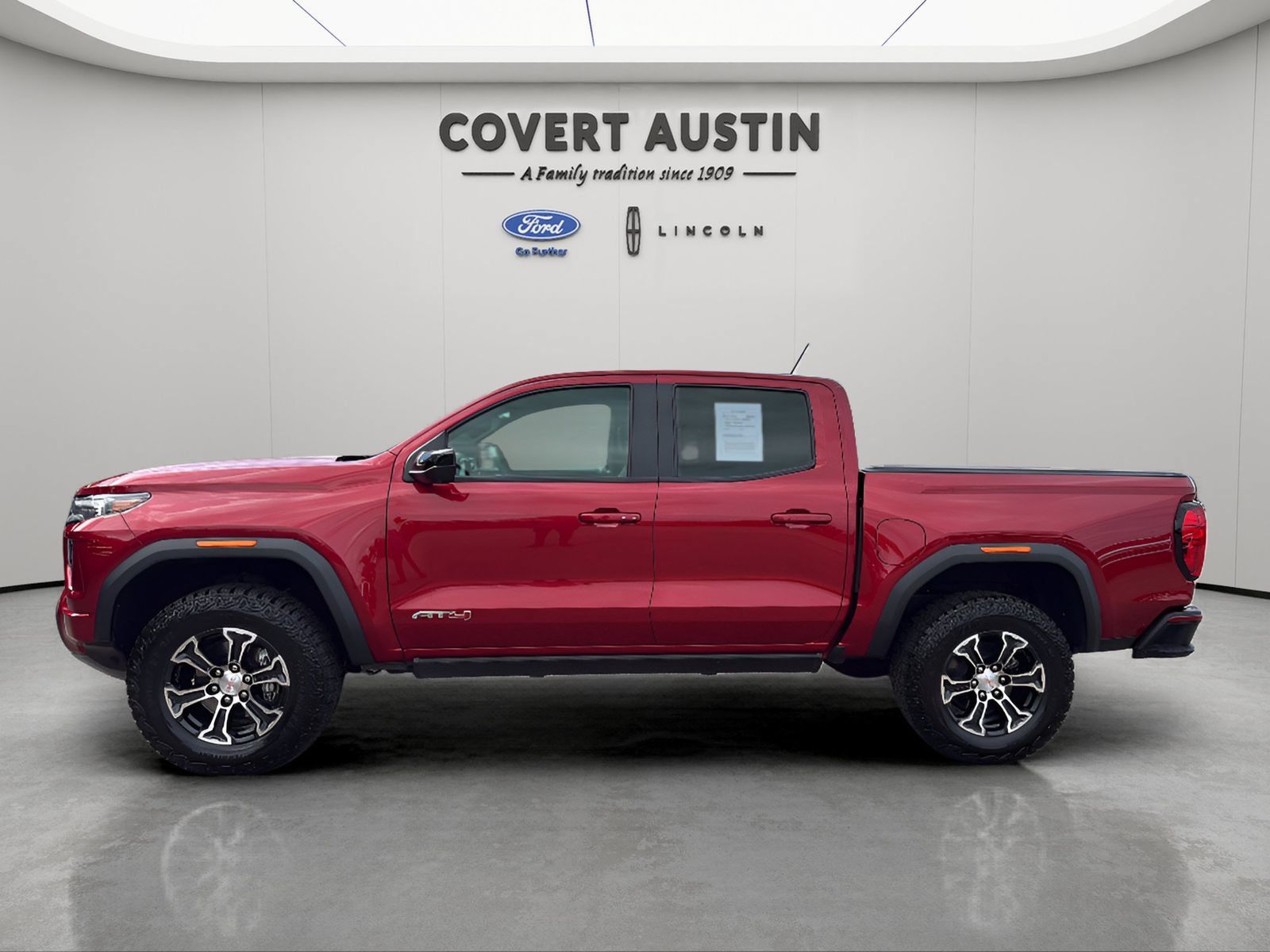 Used 2024 GMC Canyon AT4 w/ AT4 Premium Package AWD/4WD image 2