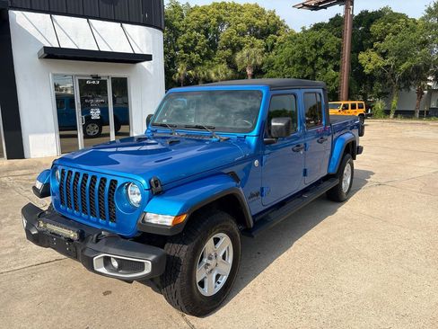 Used 2021 Jeep Gladiator Sport AWD/4WD image 2