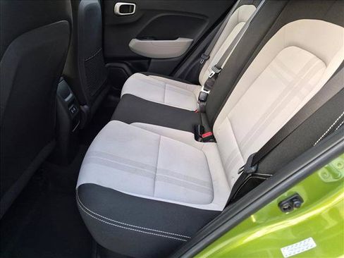 Used 2024 Hyundai Venue SEL FWD image 16