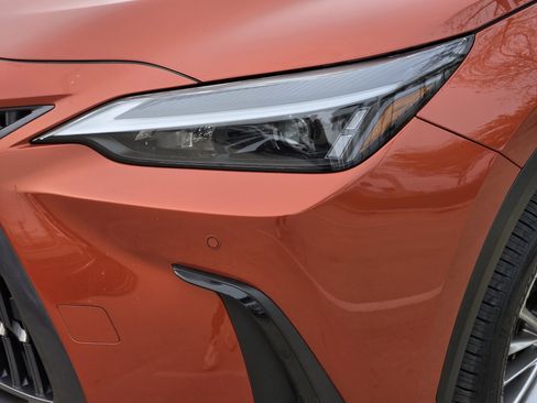 Used 2022 Lexus NX 350h AWD image 9