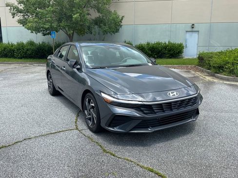 New 2025 Hyundai Elantra Sport image 3