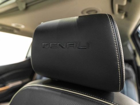 Used 2017 GMC Acadia Denali w/ Technology Package image 6