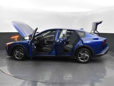 Certified 2025 Kia K4 LXS FWD image 49