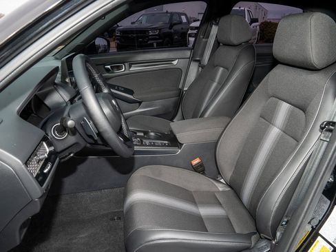 Used 2025 Honda Civic Sport image 9