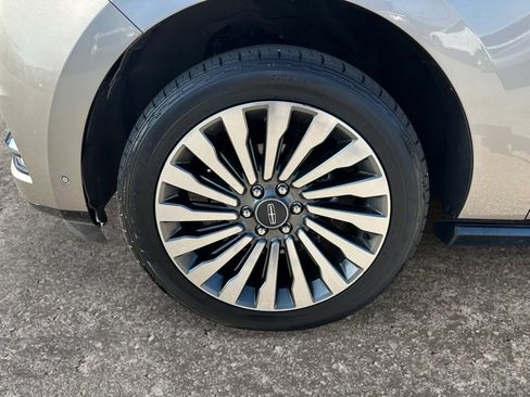 Used 2019 Lincoln Navigator L Reserve w/ Cargo Package image 8