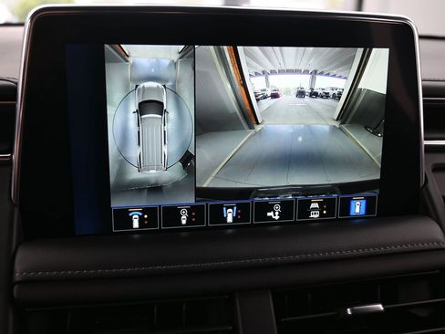 Used 2022 Chevrolet Tahoe LT w/ Luxury Package image 24