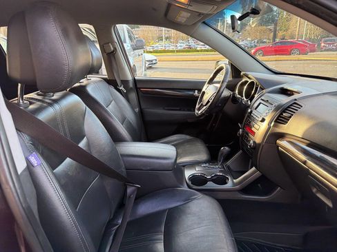 Used 2011 Kia Sorento EX image 16