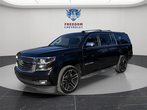 Used 2020 Chevrolet Suburban Premier image 2
