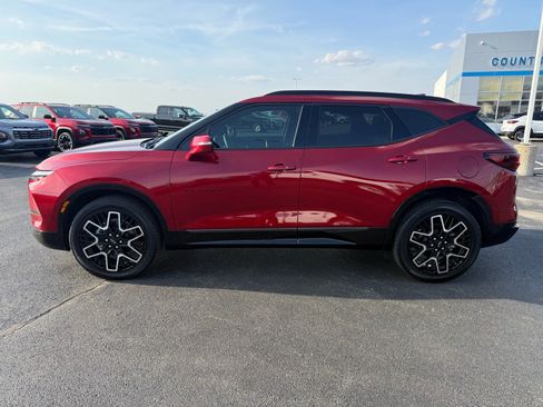 Used 2025 Chevrolet Blazer RS image 2