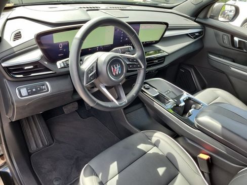 Used 2025 Buick Enclave Preferred FWD image 17