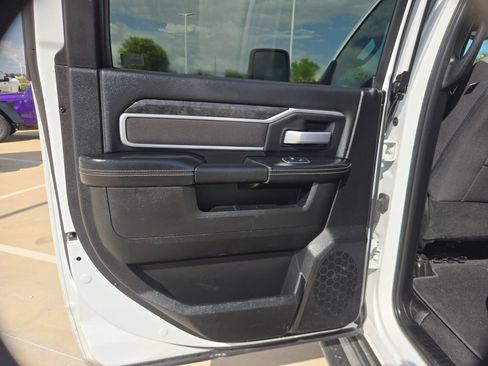 Used 2024 RAM 2500 Big Horn AWD/4WD image 14