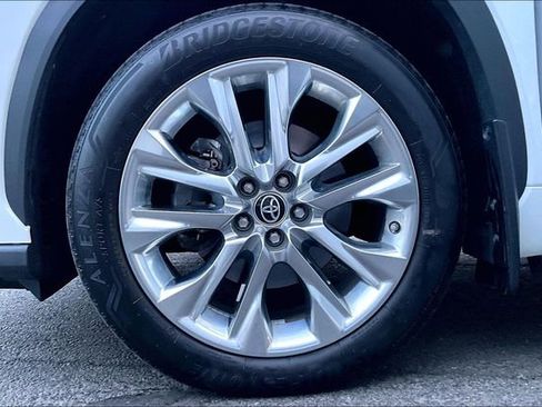 Used 2023 Toyota Highlander Limited AWD/4WD image 35