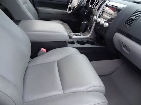 Used 2011 Toyota Tundra 4x4 CrewMax image 23