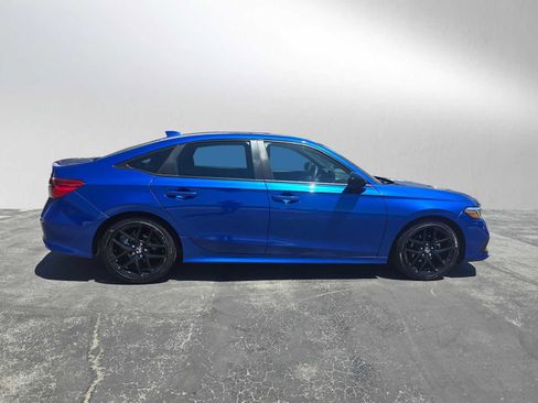 Used 2023 Honda Civic Sport image 2