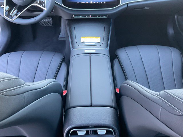 Used 2025 Mercedes-Benz E 350 4MATIC Sedan image 23
