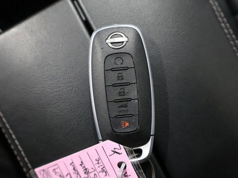 Used 2023 Nissan Rogue SL w/ SL Premium Package image 27